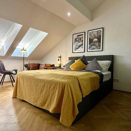 Designer Apartments, 2 Min To U1 Reumannplatz Вена Экстерьер фото