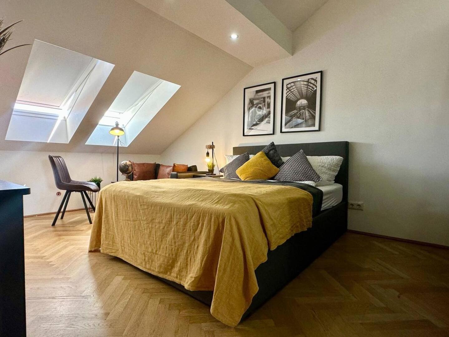Designer Apartments, 2 Min To U1 Reumannplatz Вена Экстерьер фото